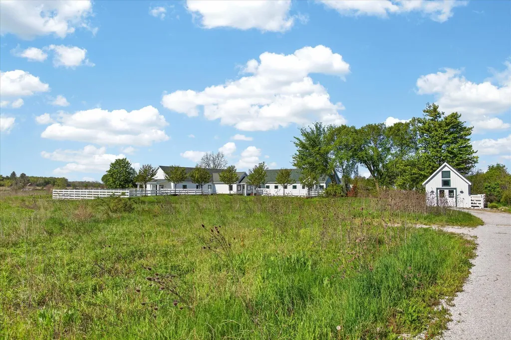15337 Pardee Road Weesaw Township MI 49113