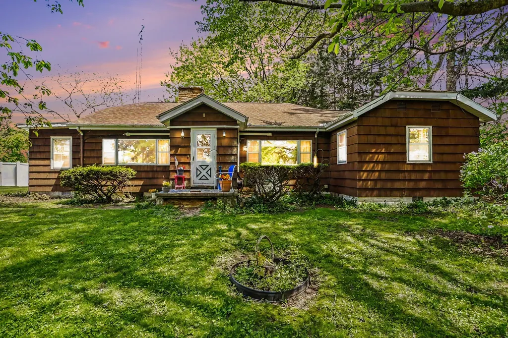 3633 Lakeshore Drive St. Joseph City MI 49085