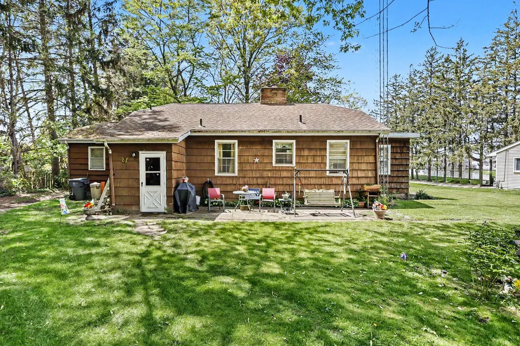 3633 Lakeshore Drive St. Joseph City MI 49085
