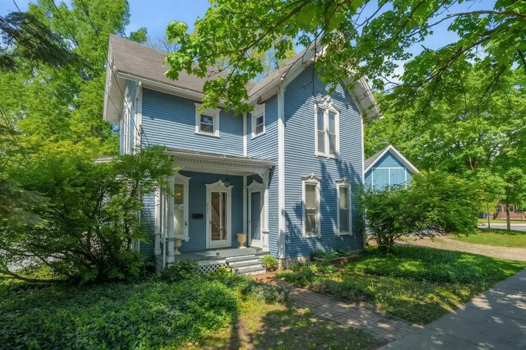 215 N Cedar Street Allegan Township MI 49010