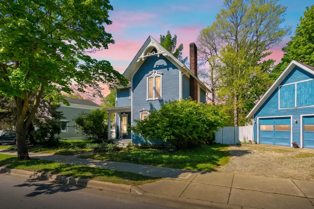 215 N Cedar Street Allegan Township MI 49010