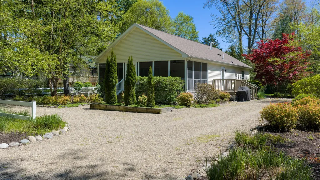 16127 Meadow Drive New Buffalo Township MI 49129