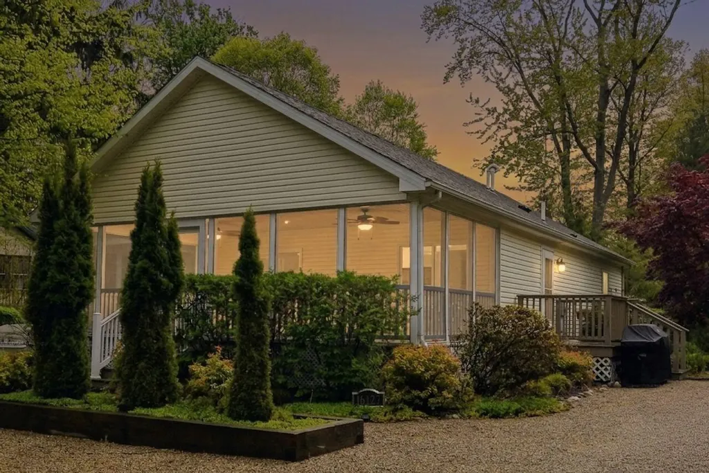16127 Meadow Drive New Buffalo Township MI 49129