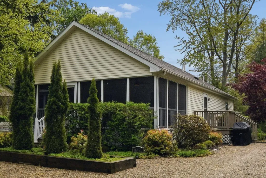 16127 Meadow Drive New Buffalo Township MI 49129