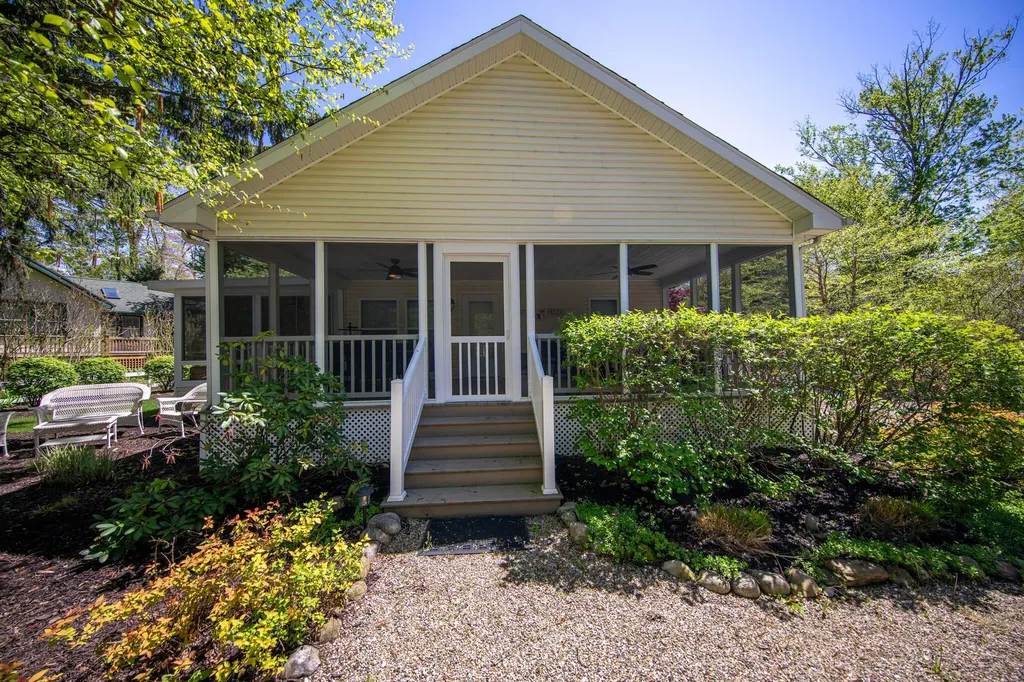 16127 Meadow Drive New Buffalo Township MI 49129
