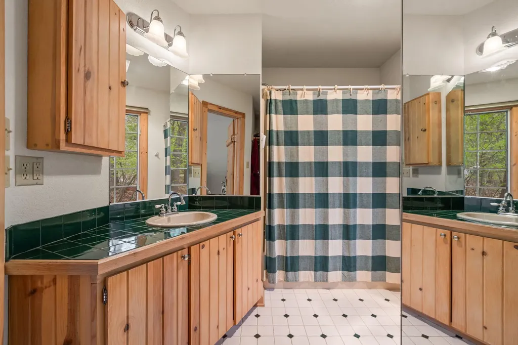 30 Briarwood Trail New Buffalo Township MI 49117