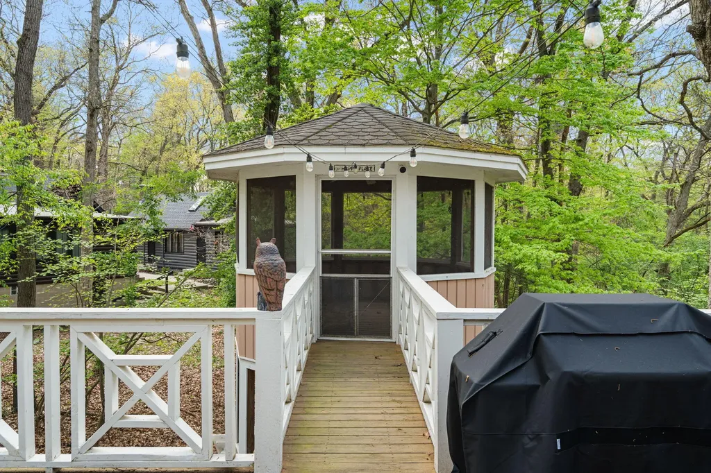 30 Briarwood Trail New Buffalo Township MI 49117
