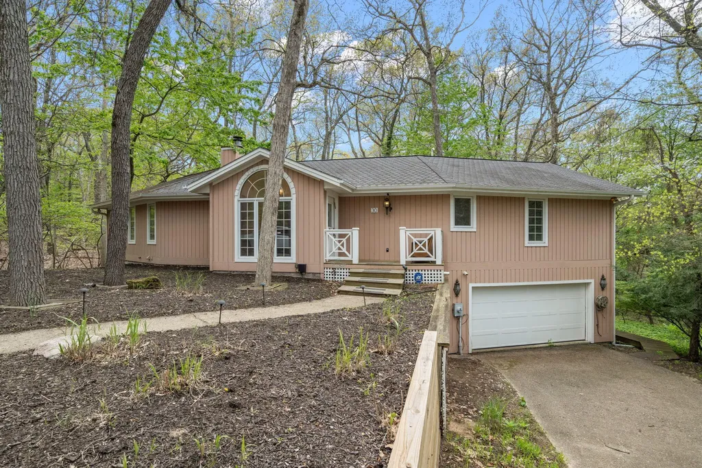 30 Briarwood Trail New Buffalo Township MI 49117