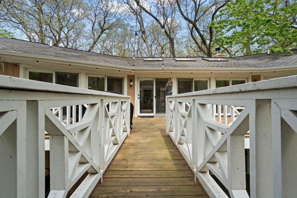 30 Briarwood Trail New Buffalo Township MI 49117