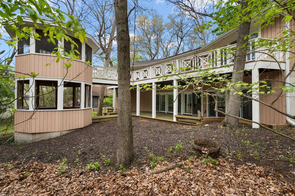 30 Briarwood Trail New Buffalo Township MI 49117