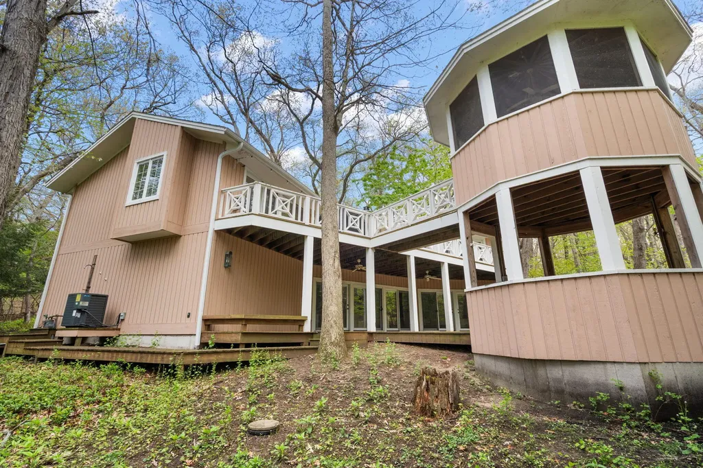 30 Briarwood Trail New Buffalo Township MI 49117