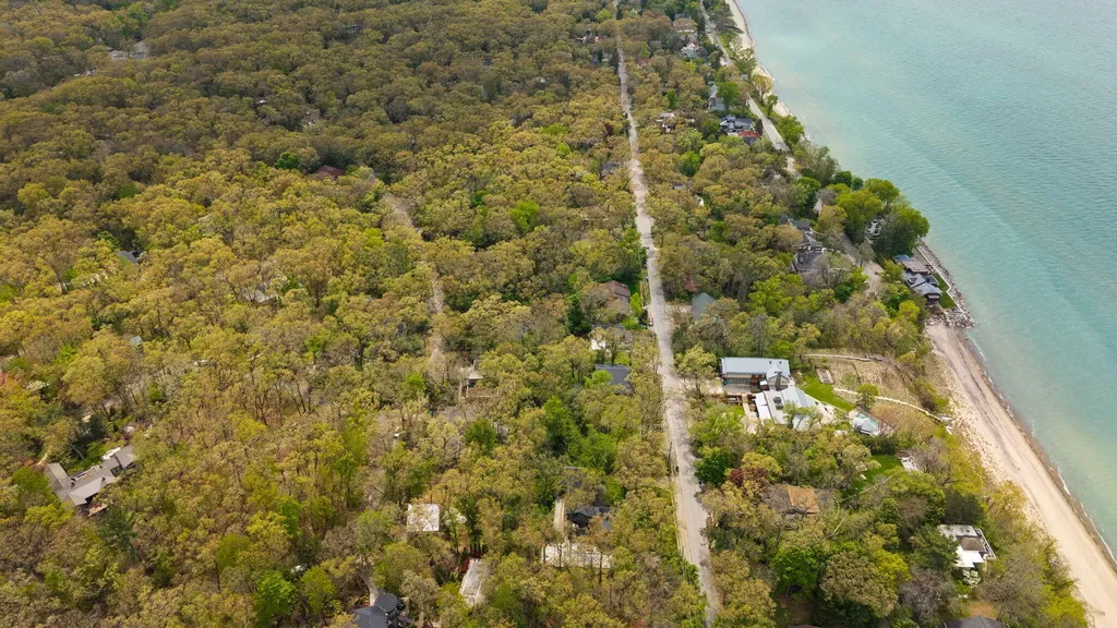 30 Briarwood Trail New Buffalo Township MI 49117