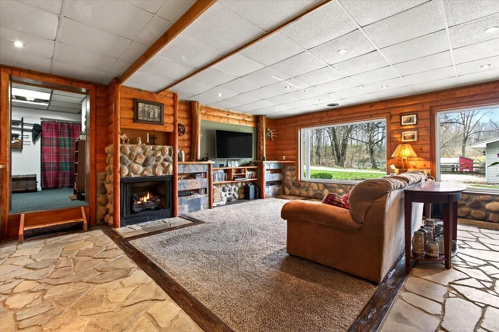 5901 Carmody Road Coloma Charter Township MI 49038