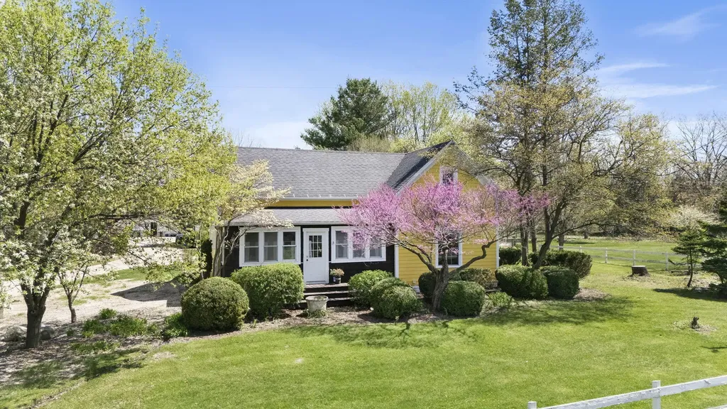 11971 S Hildebrandt Road Chikaming Township MI 49125