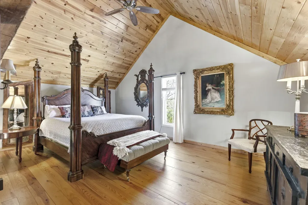 11971 S Hildebrandt Road Chikaming Township MI 49125