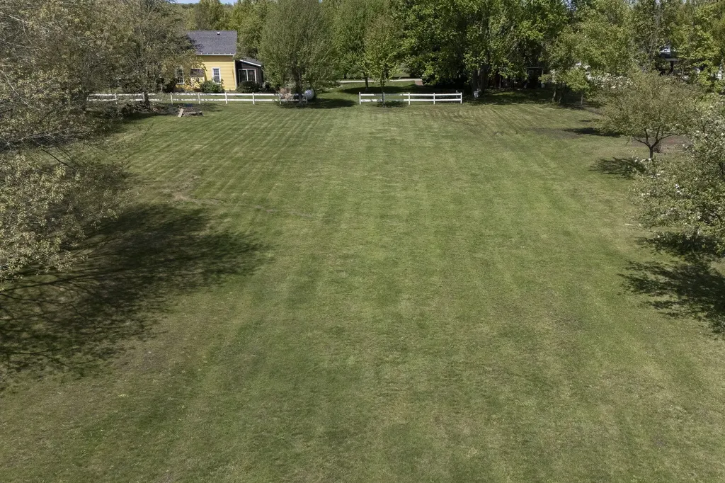 11971 S Hildebrandt Road Chikaming Township MI 49125