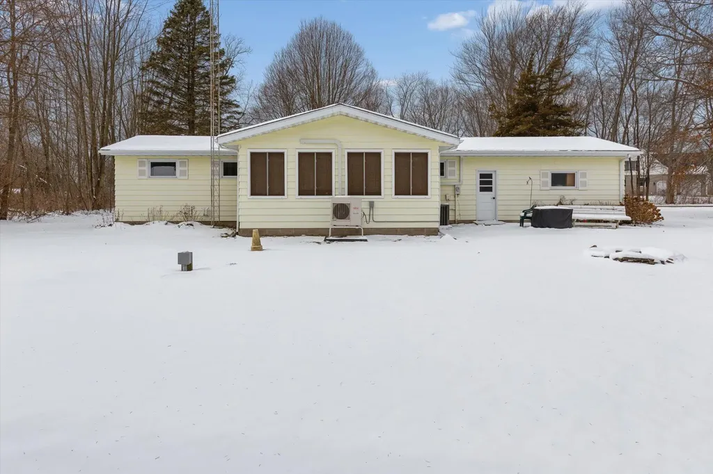 4003 Evergreen Lane Hagar Township MI 49022