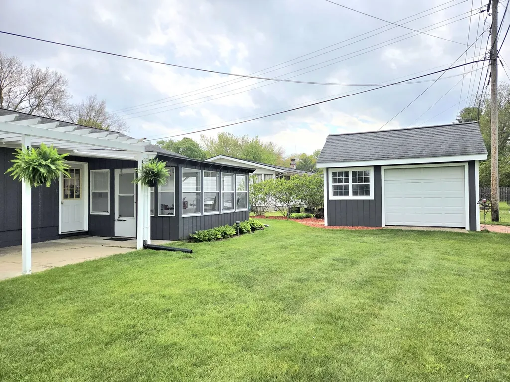 1409 Sioux Trail Niles City MI 49120