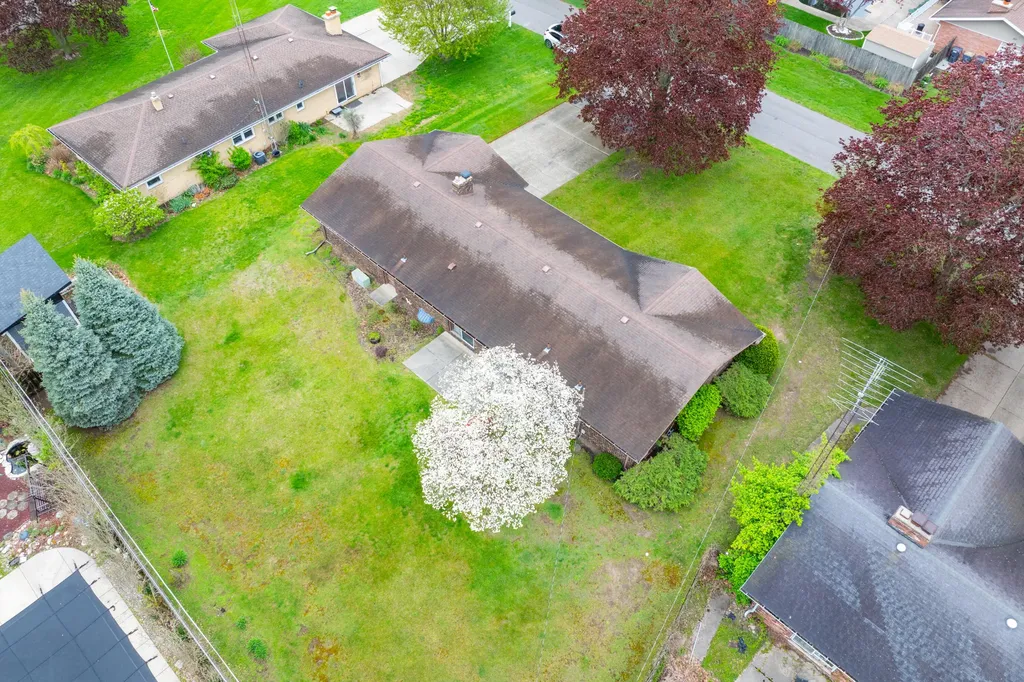 2286 Shiawasee Lane Lincoln Charter Township MI 49127