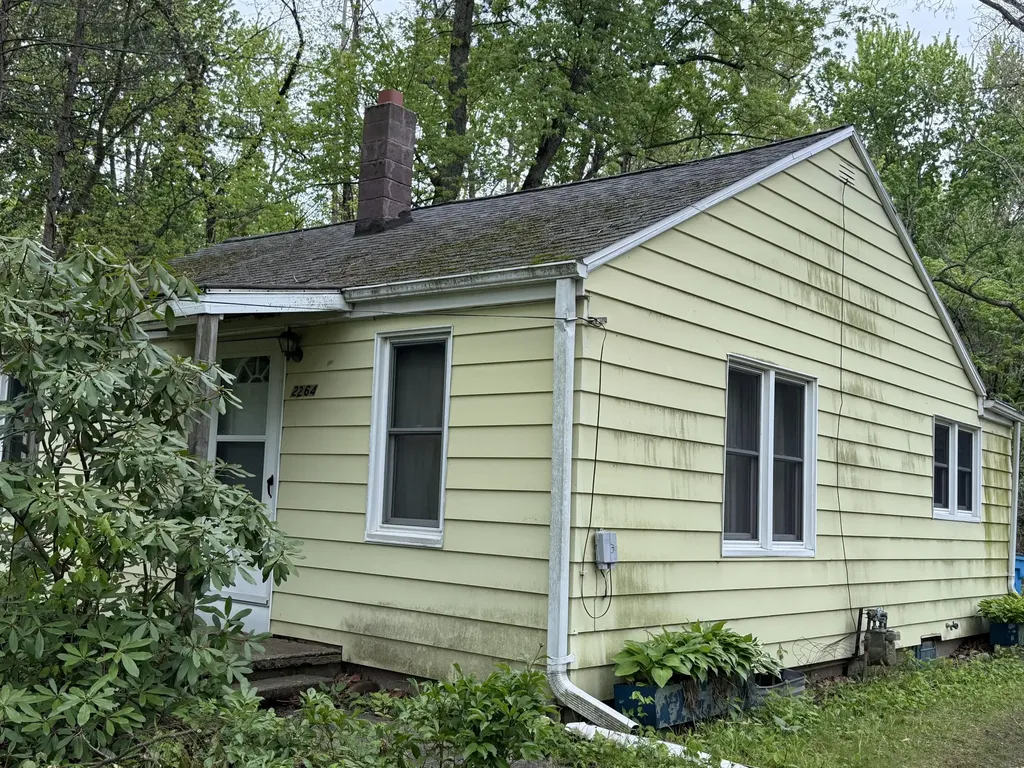 2264 White Street Howard Township MI 49120
