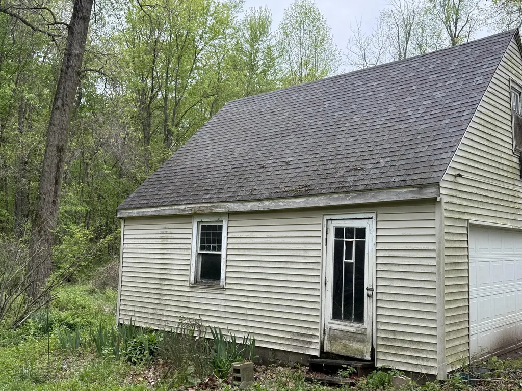2264 White Street Howard Township MI 49120