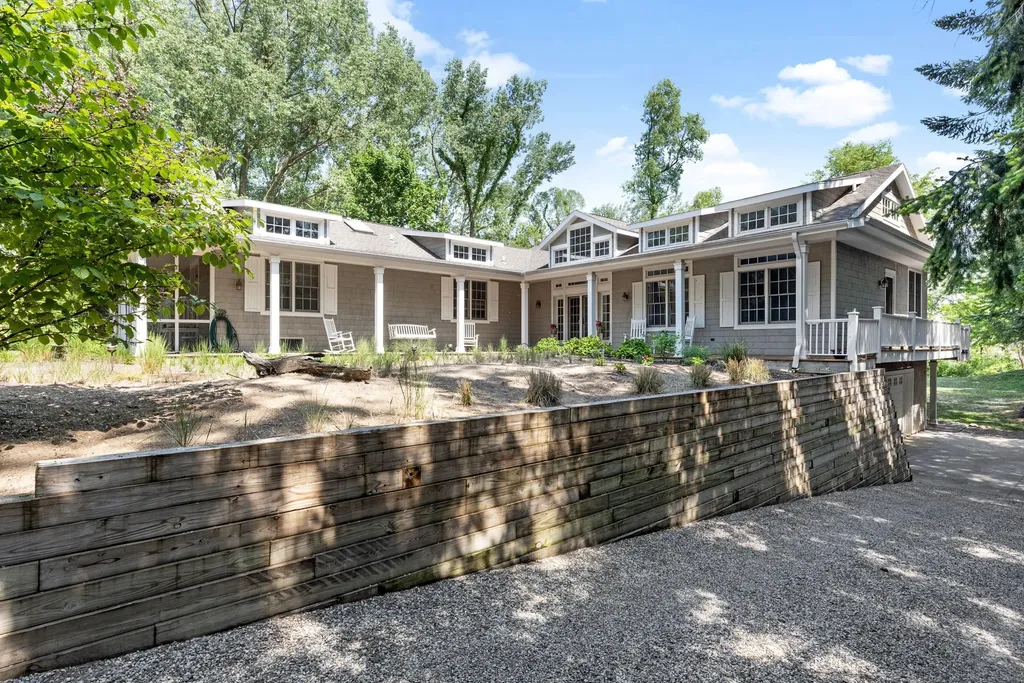 331 Marquette Drive New Buffalo City MI 49117
