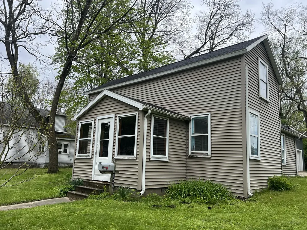 627 S 5th Street Niles City MI 49120