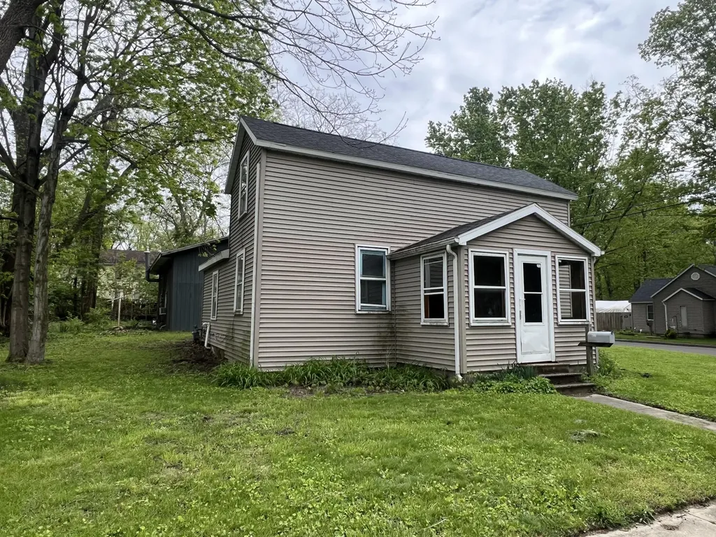 627 S 5th Street Niles City MI 49120