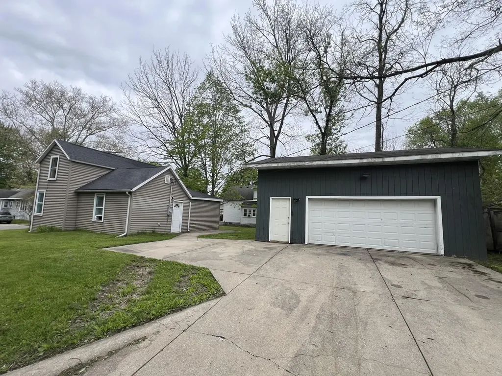 627 S 5th Street Niles City MI 49120