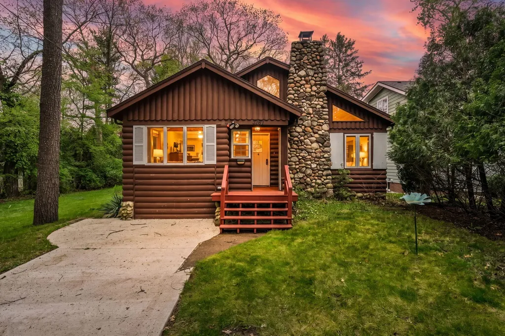 3787 Ponchartrain Drive Berrien Township MI 49117
