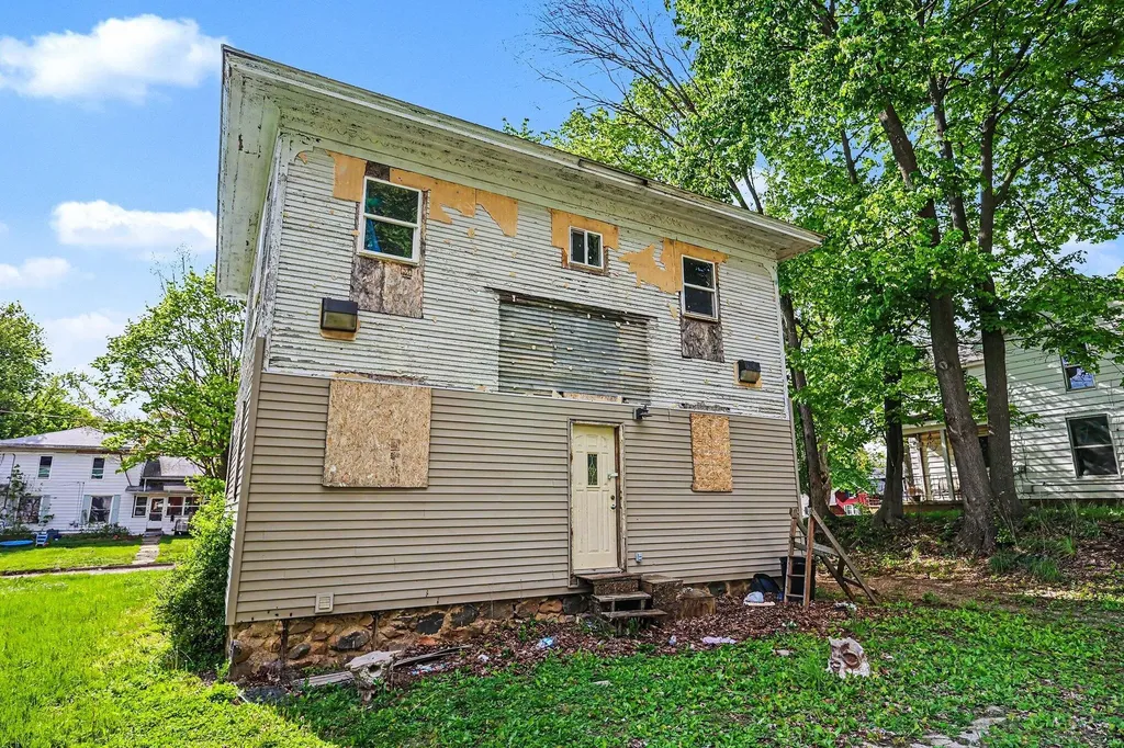 219 S Dalrymple Street Albion City MI 49224