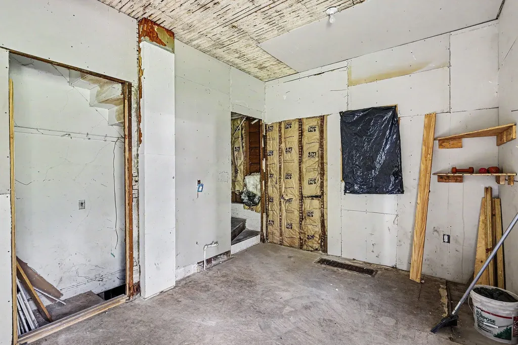 219 S Dalrymple Street Albion City MI 49224