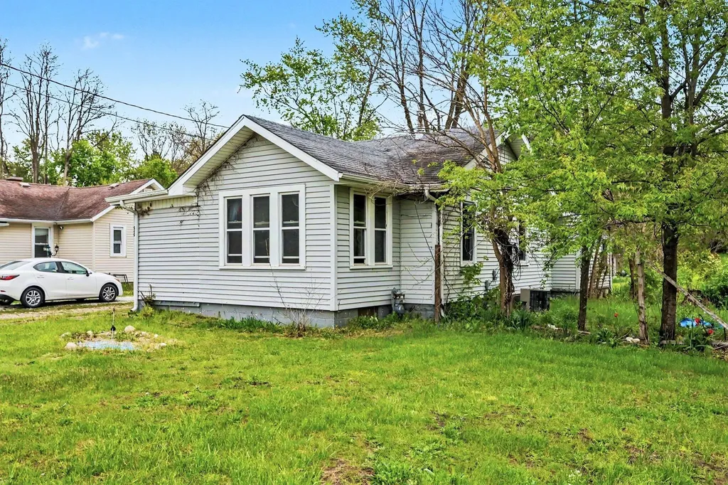 949 S 13th Street Niles City MI 49120