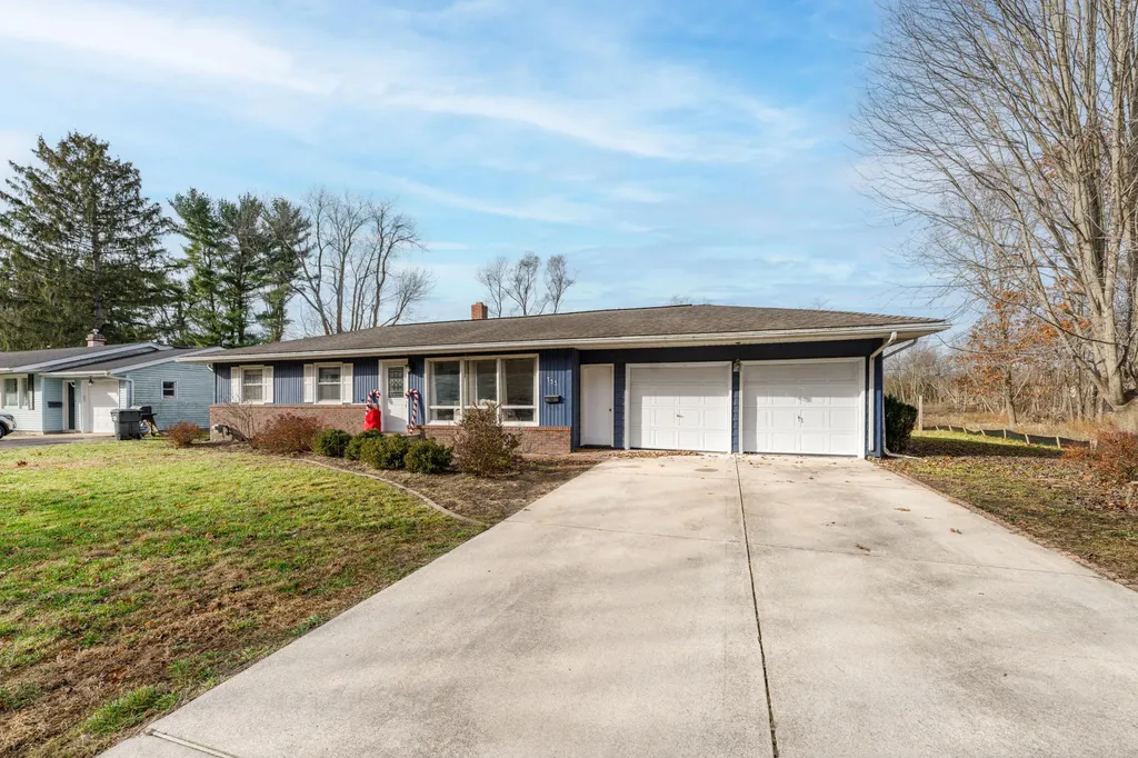 733 Hazen Street Paw Paw Village MI 49079