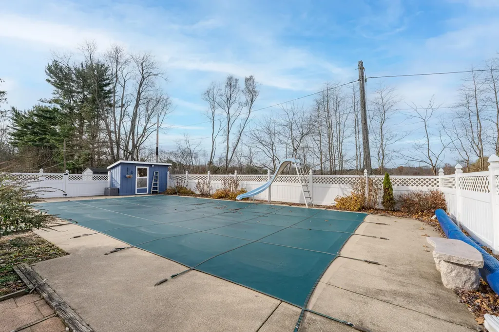 733 Hazen Street Paw Paw Village MI 49079