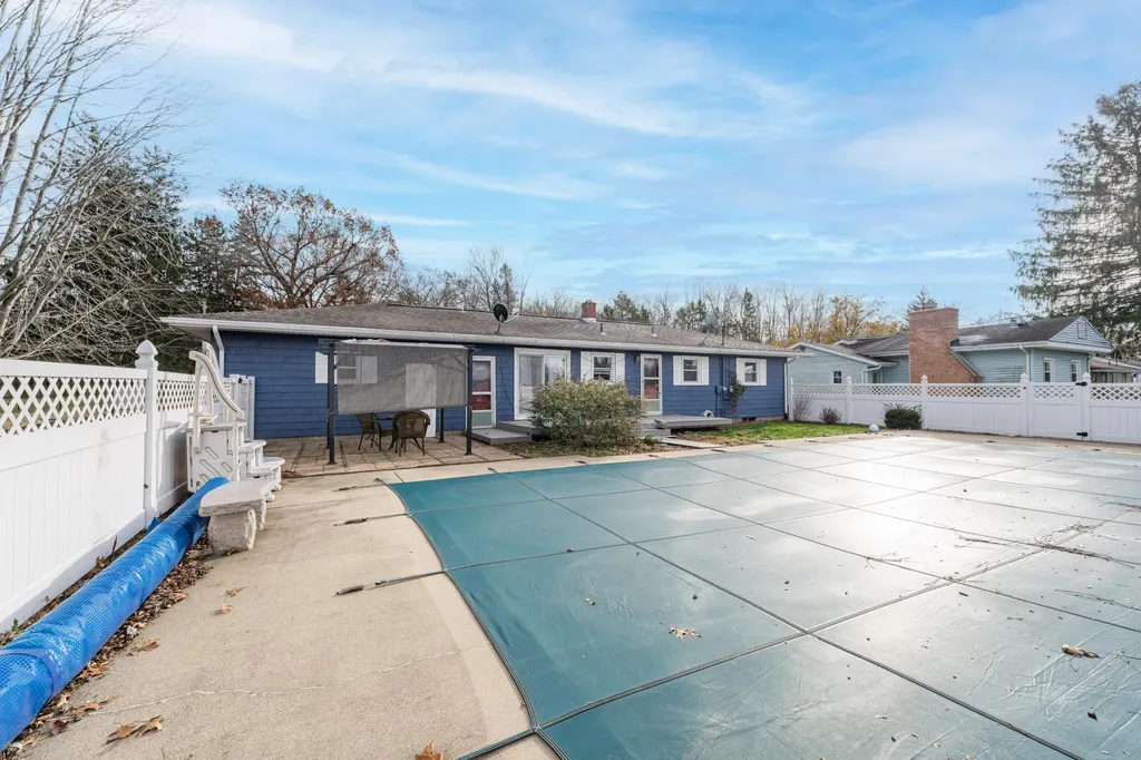 733 Hazen Street Paw Paw Village MI 49079