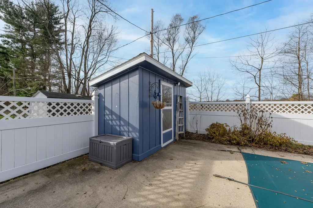 733 Hazen Street Paw Paw Village MI 49079