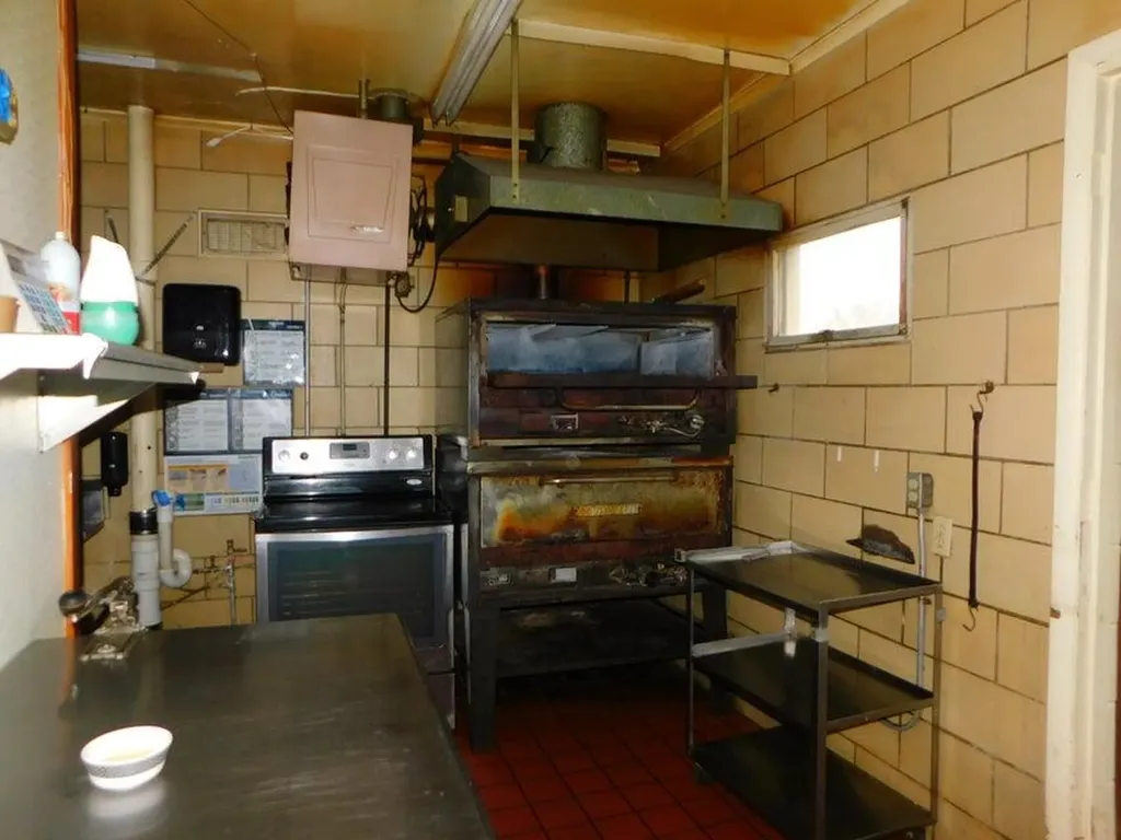 28102 M-152 Silver Creek Township MI 49047