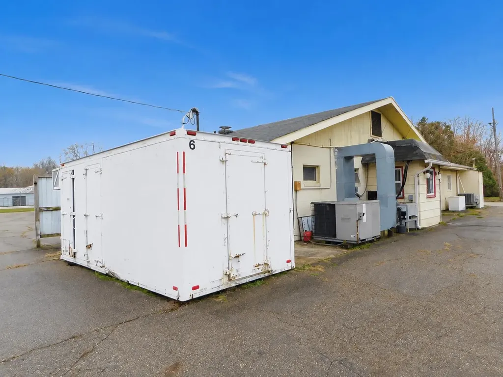 28102 M-152 Silver Creek Township MI 49047