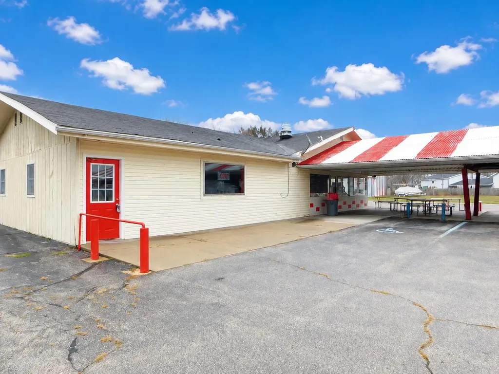 28102 M-152 Silver Creek Township MI 49047
