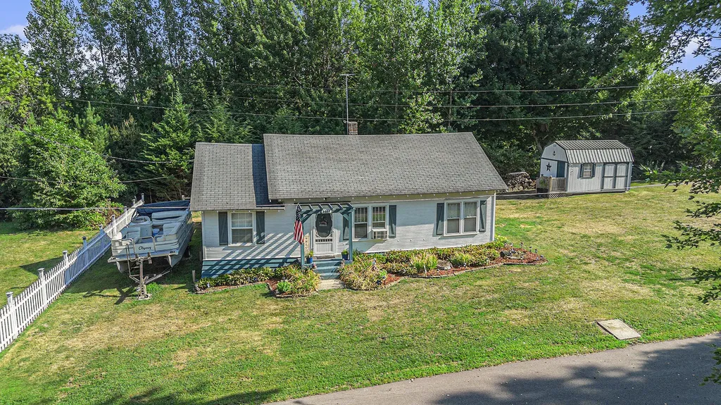 8663 Little Paw Paw Avenue Watervliet Township MI 49098