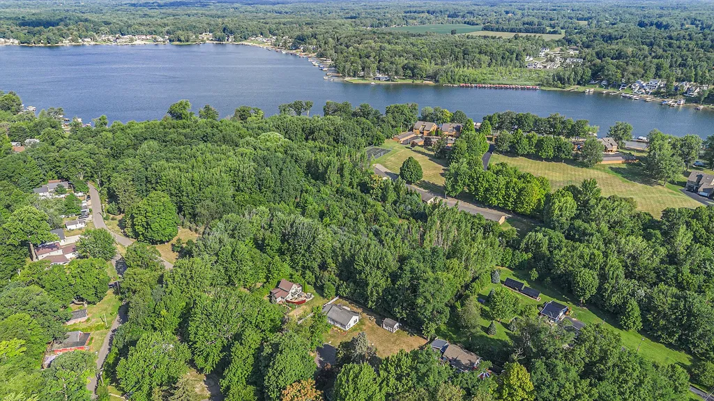 8663 Little Paw Paw Avenue Watervliet Township MI 49098