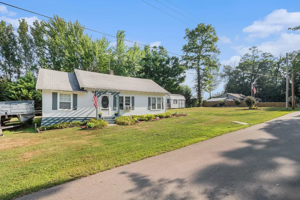 8663 Little Paw Paw Avenue Watervliet Township MI 49098