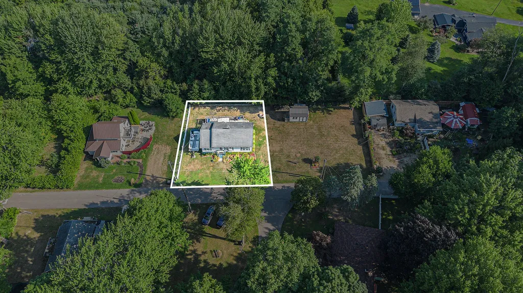 8663 Little Paw Paw Avenue Watervliet Township MI 49098
