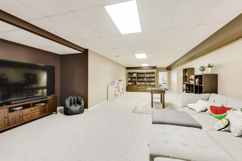 292 River Run Drive Royalton Township MI 49085