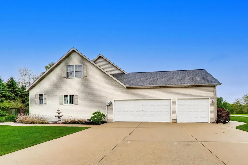 292 River Run Drive Royalton Township MI 49085