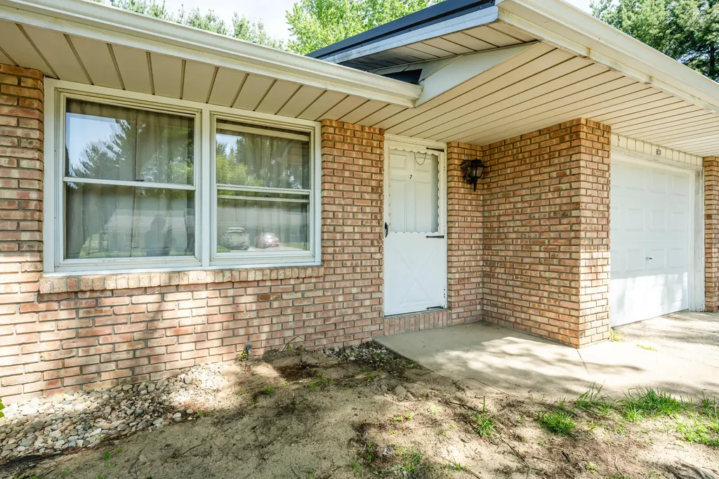 6834 E Napier Avenue Bainbridge Township MI 49022