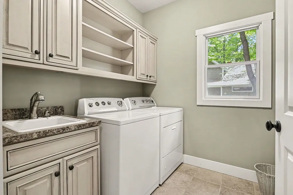3411 Lake Chapin Drive Oronoko Charter Township MI 49103