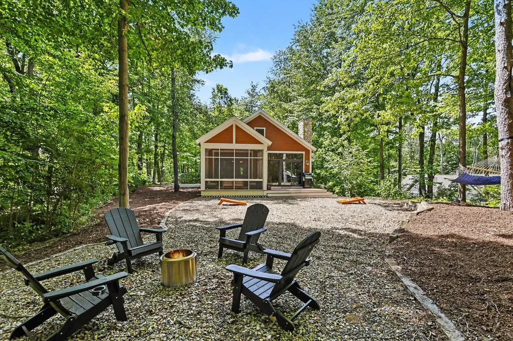 3411 Lake Chapin Drive Oronoko Charter Township MI 49103