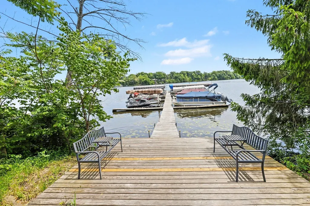 3411 Lake Chapin Drive Oronoko Charter Township MI 49103
